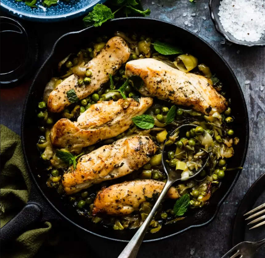 Chicken Tarragon Recipe: The Creamy Herb Sauce That Turns Simple Chicken Into a Restaurant-Style Dinner Chicken tarragon with creamy herb sauce served with vegetables