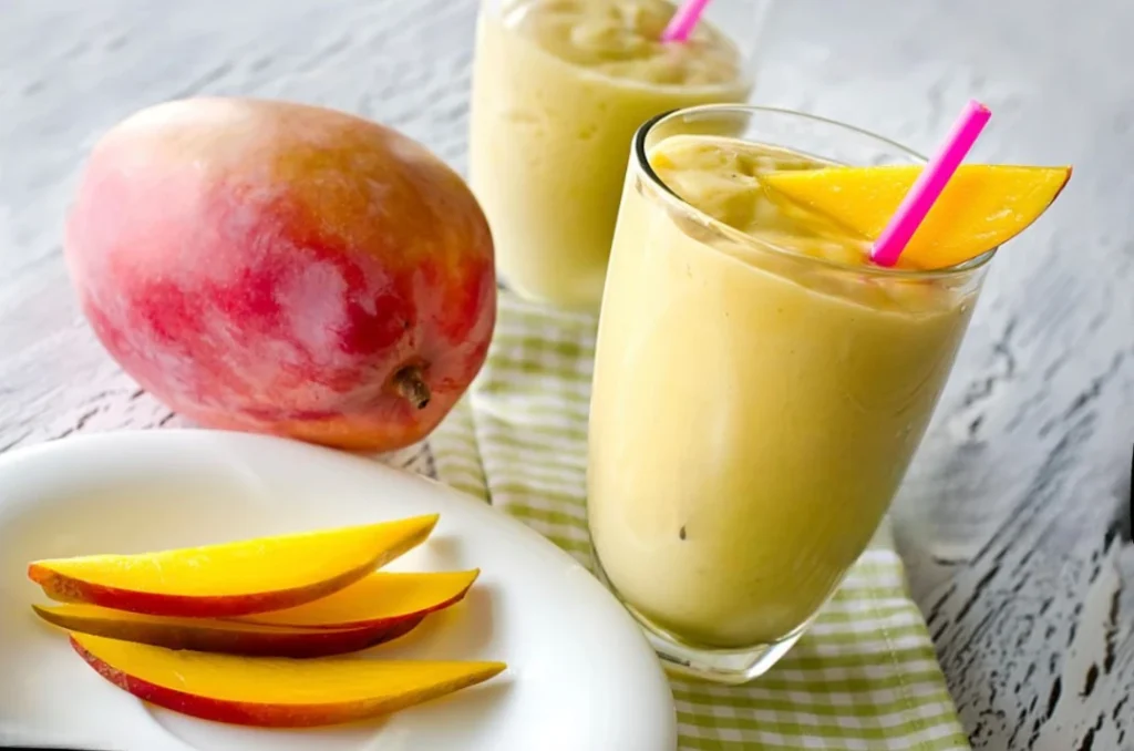 Fresh Mango Yogurt Smoothie: A Creamy, Healthy Homemade Drink